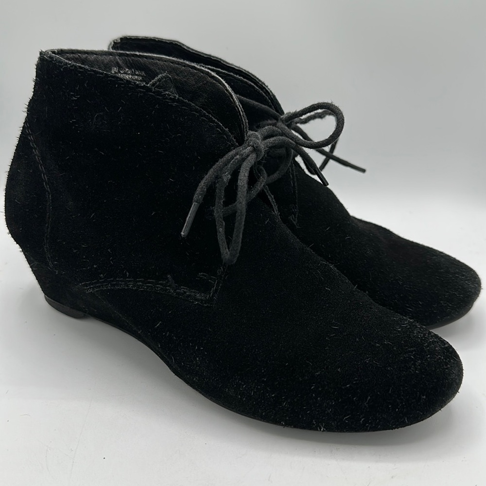 Nicole Short Wave black leather booties, size 6M
